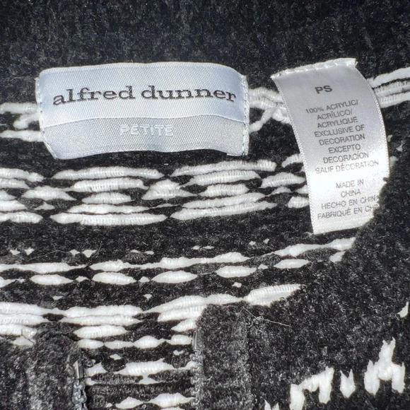 Alfred Dunner petite, S, fair Isle ice skaters zip front, long sleeve cardigan - Picture 6 of 7